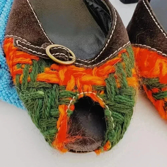 SOLD Miu Miu Y2K Green and Orange Yarn Abstract Rounded Chunky Heels - Picture 6 of 12